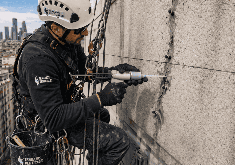 Sellado de grietas estructurales